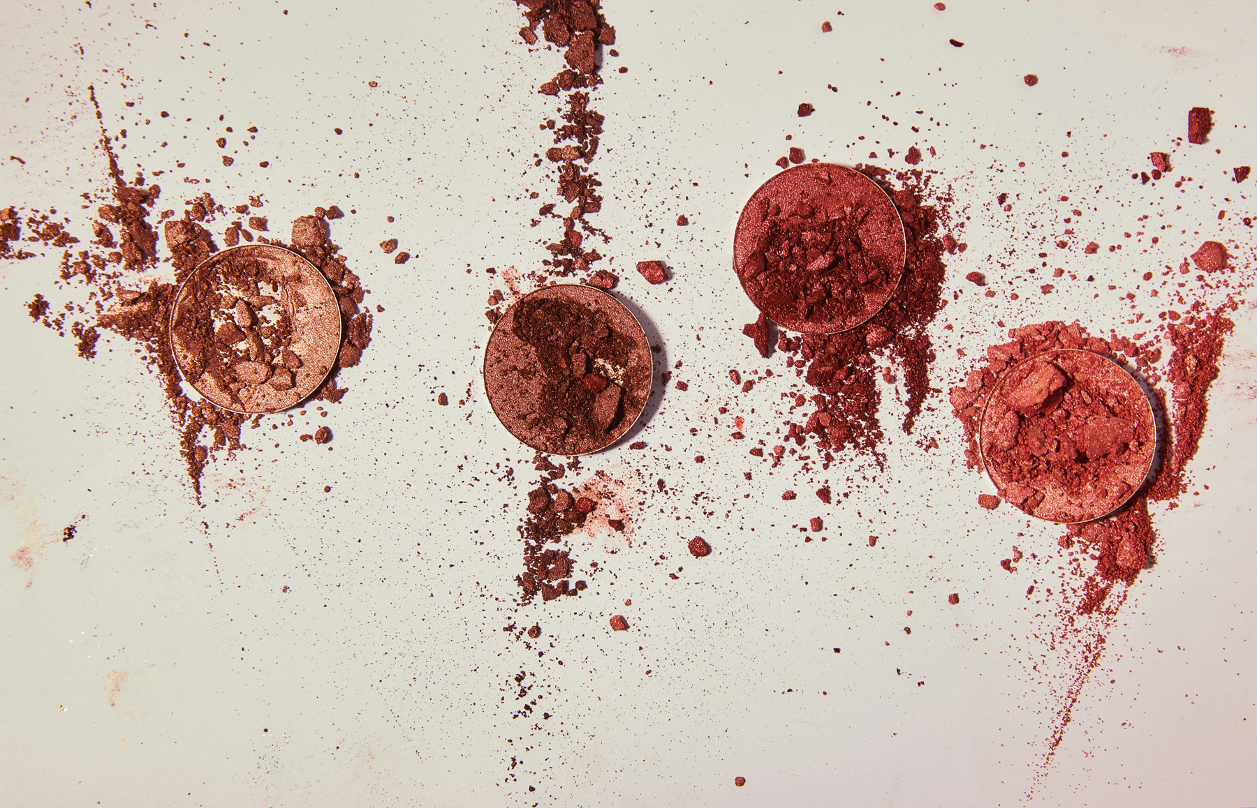Make-up Fleck auf Teppich